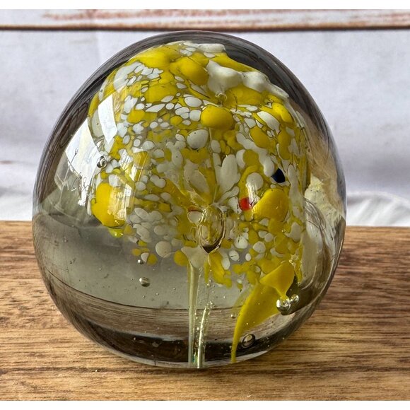 Vintage Handblown Yellow & White Dome Art Glass Paperweight With Abstract Design - Picture 3 of 10